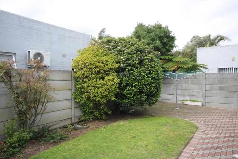 2 Bedroom Property for Sale in Parow North Western Cape